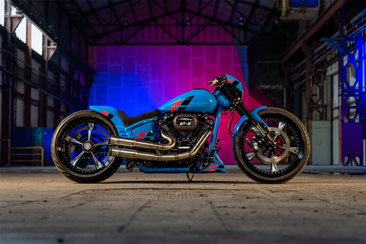 Customized Harley-Davidson FXDR