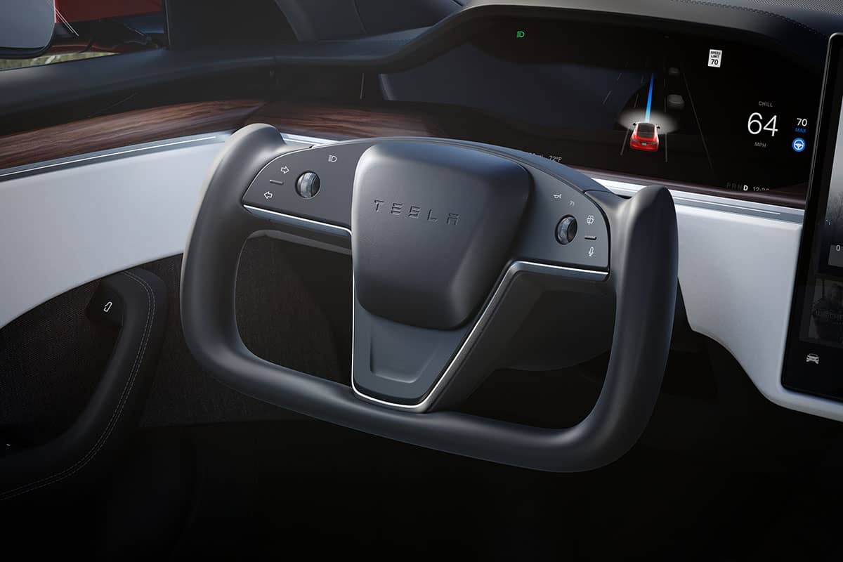 Der Yoke des Tesla Model S Plaid