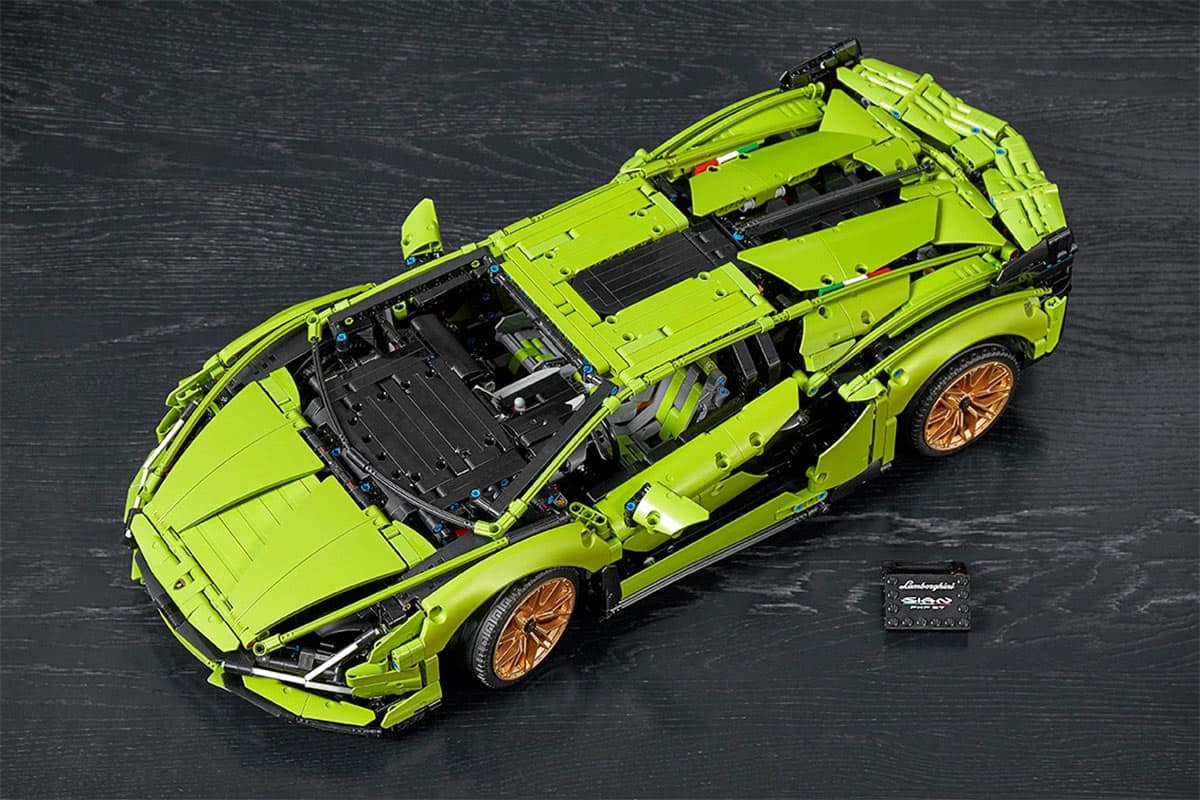 Der Lego Technic Lamborghini Sian im Maßstab 1:8 wurde dem Original detailgetreu nachempfunden