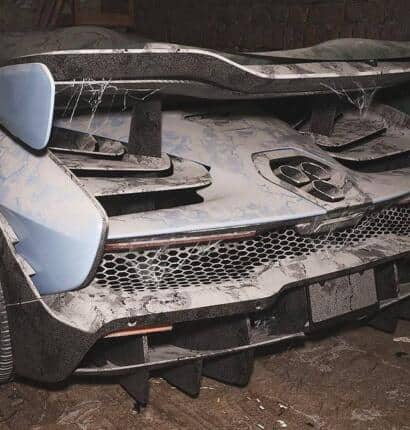 Supercar Lost Place