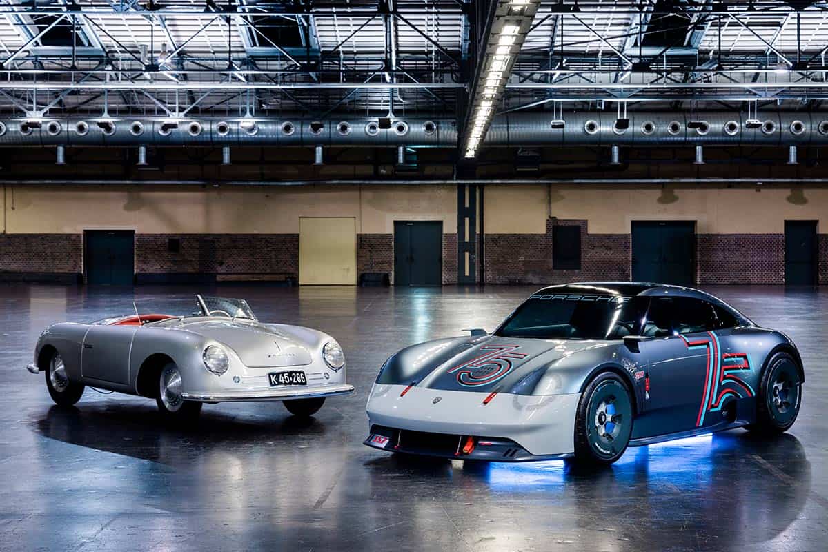 Rechts der Porsche 356, links daneben der Porsche Vision 357