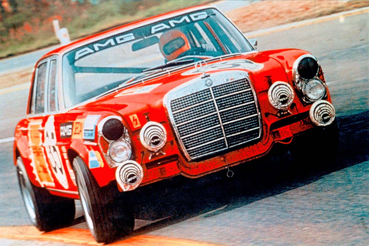 Die originale "Rote Sau" aus dem Jahre 1971 die von AMG für den Tourenwagenrennsport gebaut wurde
