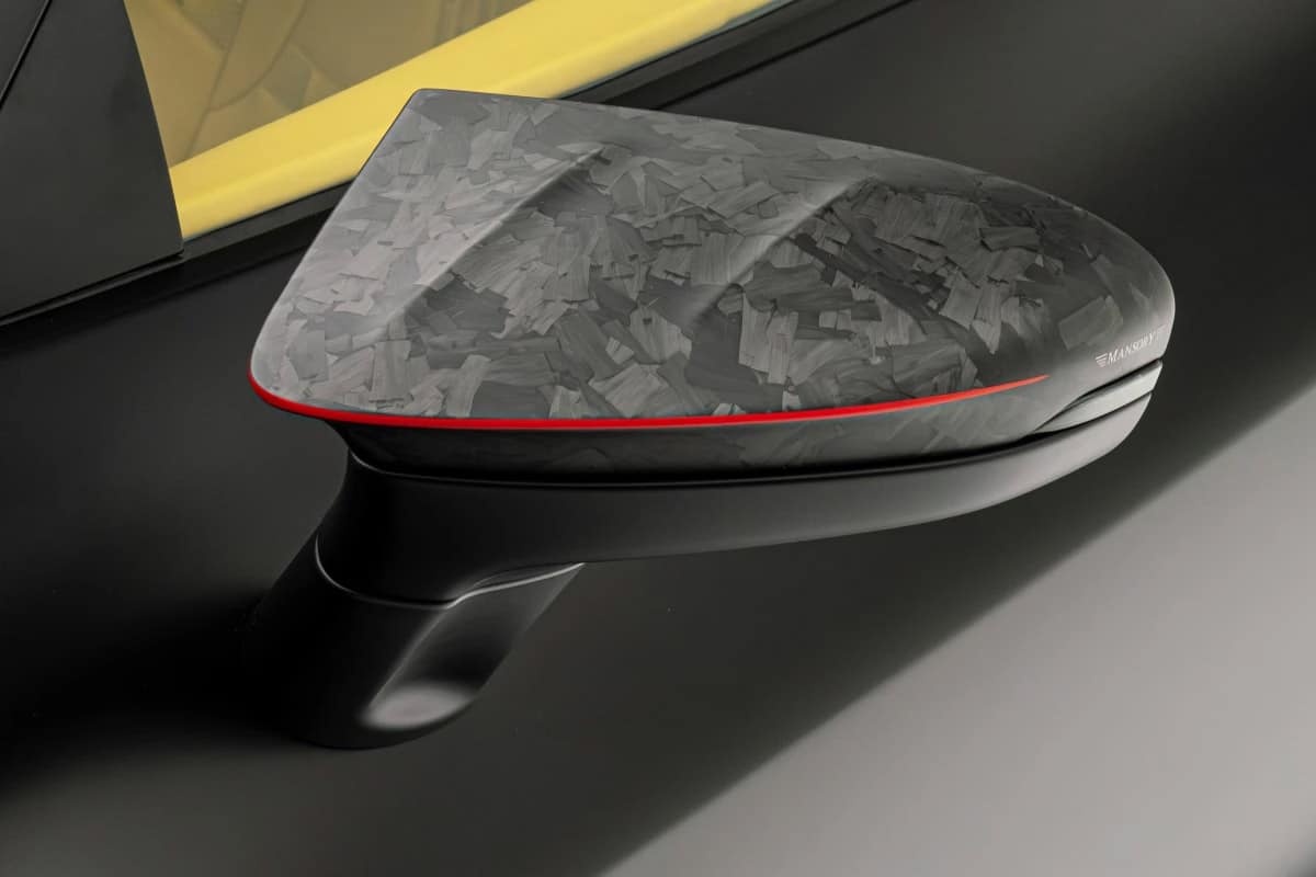 Selbst die Außenspiegel des Mansory Ferrari 296 GTB zeigen sich im wunderbaren Carbon-Look