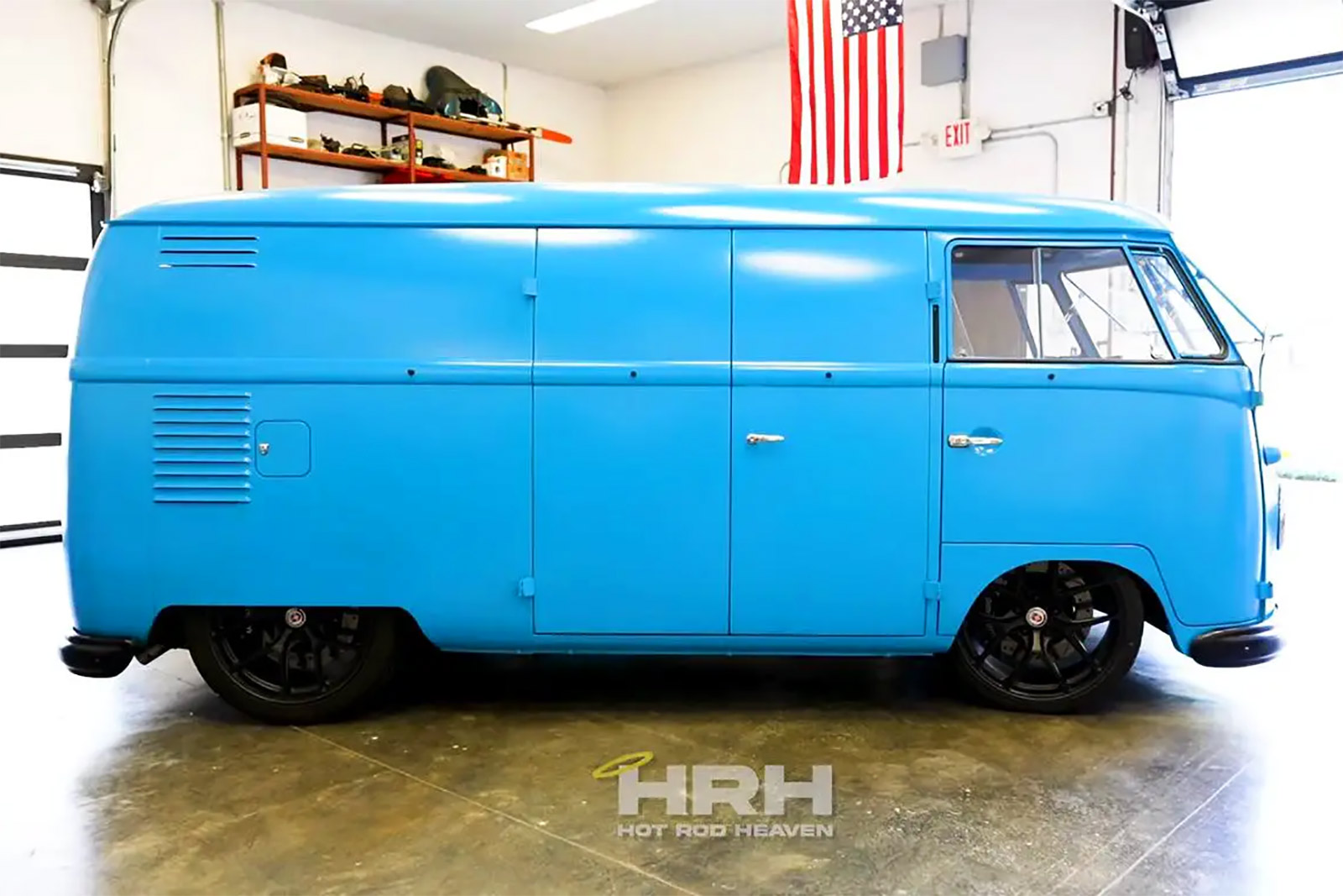 VW Bus mit V8 Motor VW Custom Car von John Henn SPEEDXDREAMS 2024
