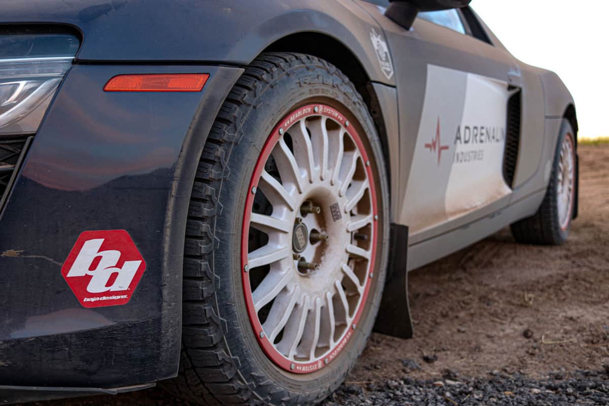 Für Traktion des R8 Rally sorgen Geländereifen und natürlich der Allradantrieb des Audi